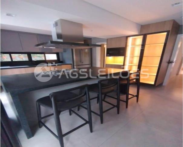 Foto de Imóvel Residencial com 338,64m² A.C.