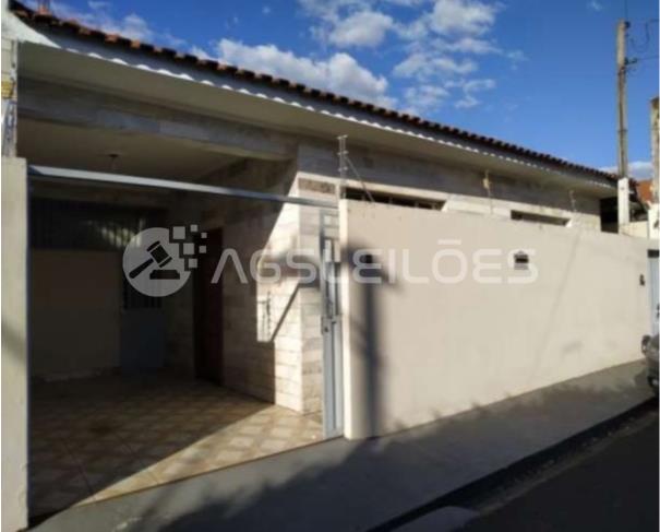 Foto de NUA PROPRIEDADE - Imóvel Residencial com 100,90m² A.C., 120,00m² A.T.