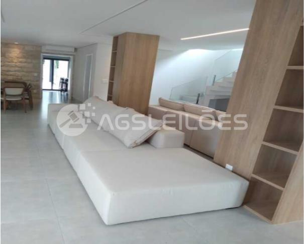 Foto de Imóvel Residencial com 338,64m² A.C.