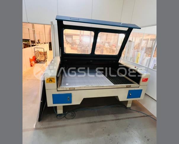 Foto de Bens Diversos - Uma Máquina de Corte a Laser, Marca Aviso