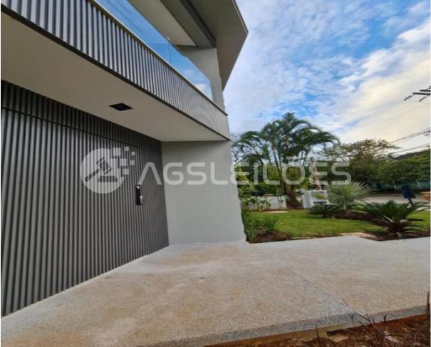 Foto de Imóvel Residencial com 338,64m² A.C.