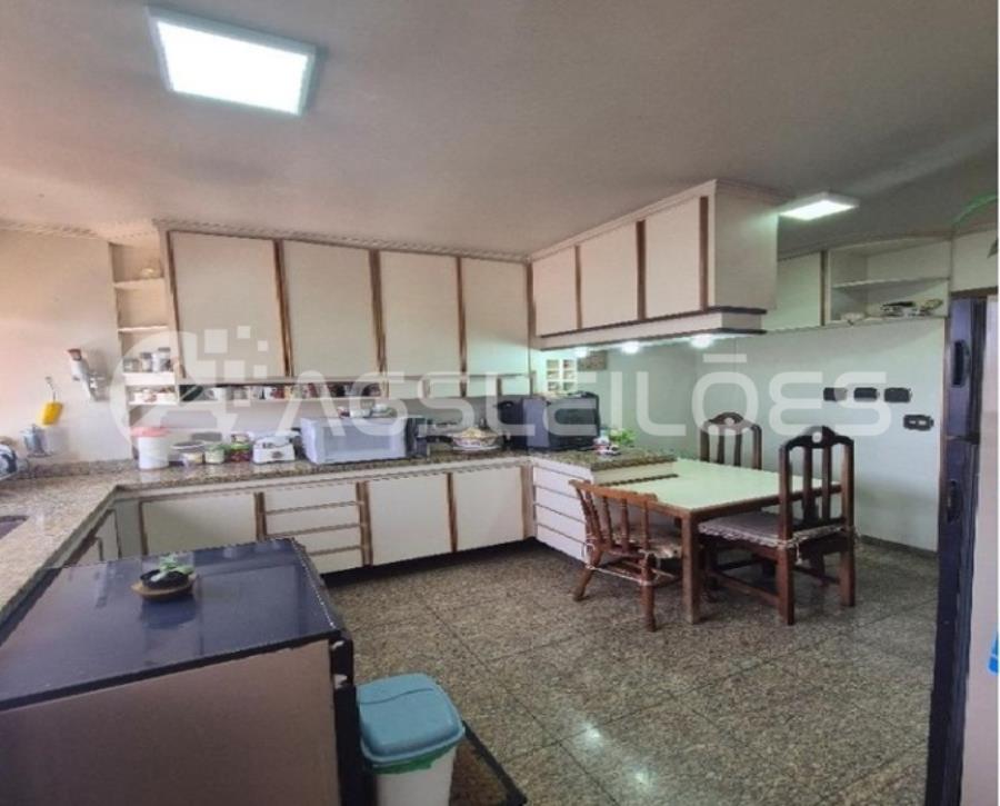 Apartamento com 182,00m² A.U., 375,13m² A.T. e 4 Vagas SÃO PAULO/SP - ÁGUA FRIA - APTO. 182,00m² A.U., 375,13m² A.T, localizado em São Paulo - SP