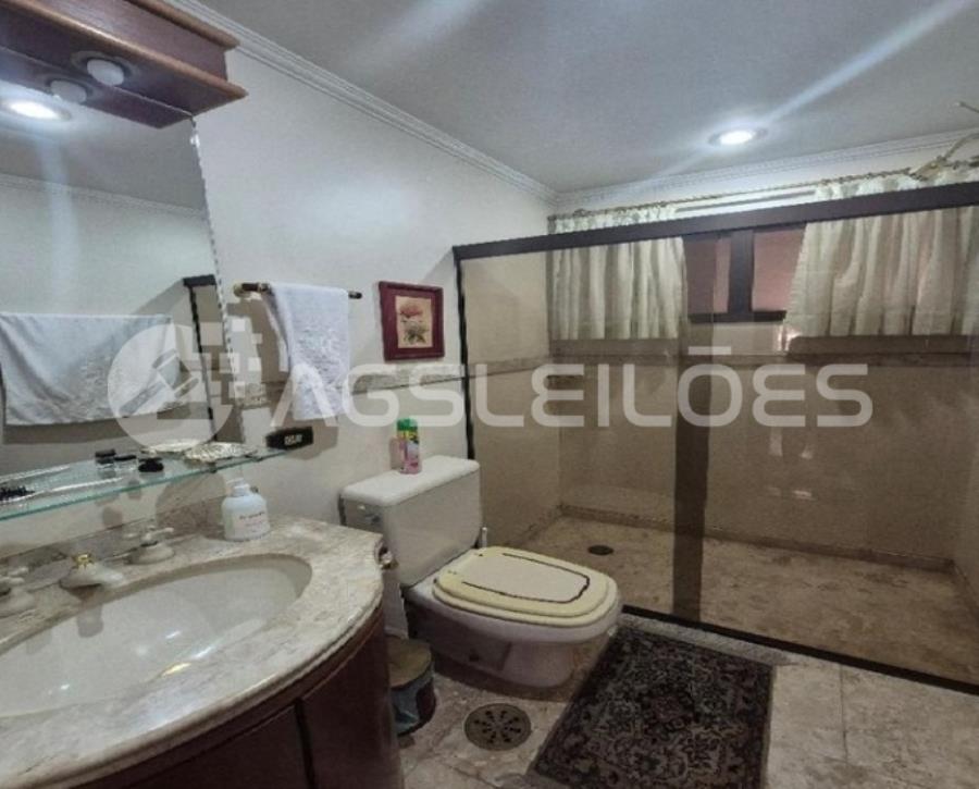 Apartamento com 182,00m² A.U., 375,13m² A.T. e 4 Vagas SÃO PAULO/SP - ÁGUA FRIA - APTO. 182,00m² A.U., 375,13m² A.T, localizado em São Paulo - SP
